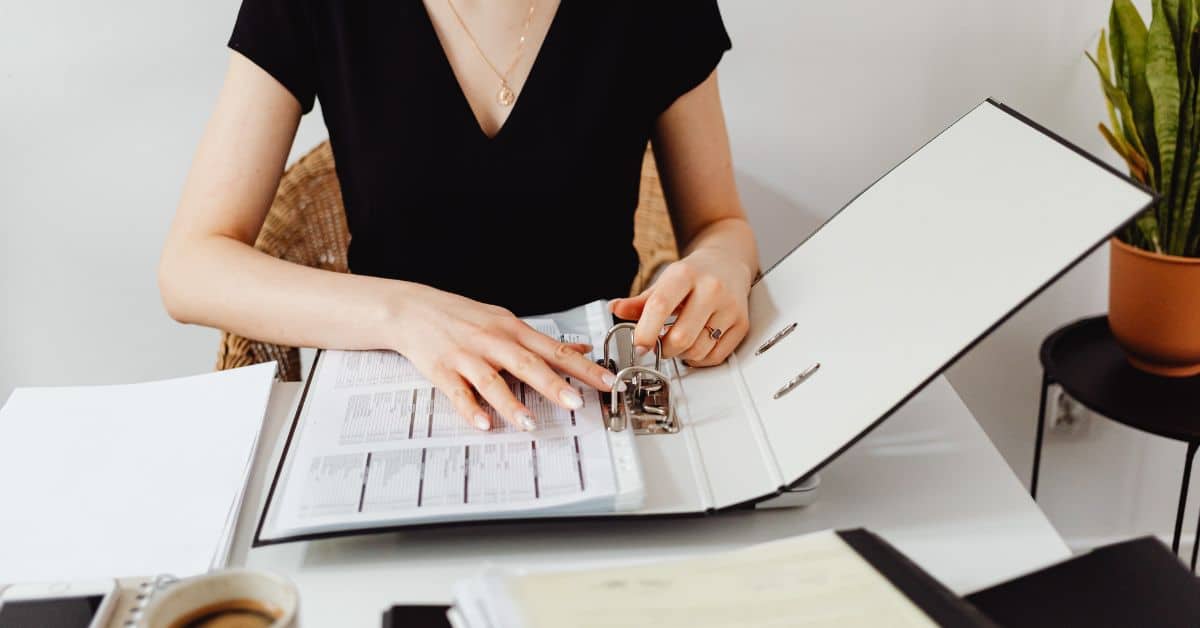 FileCenter vs SmartVault: Which DMS Makes Document Retrieval Simpler?